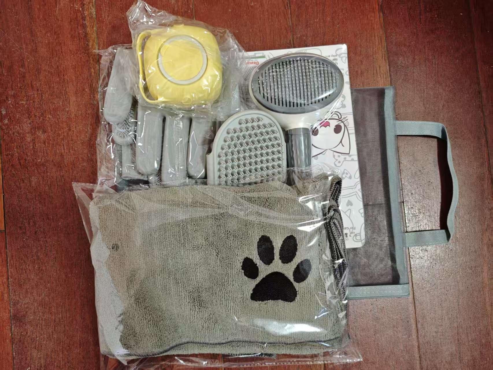 Pet Grooming and Bathing Brush Set product detail