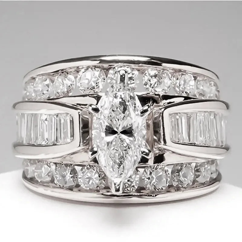 Marquise-Style Fashion Ring with Side Stones